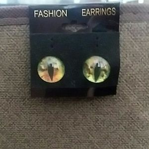 Cat eye earrings